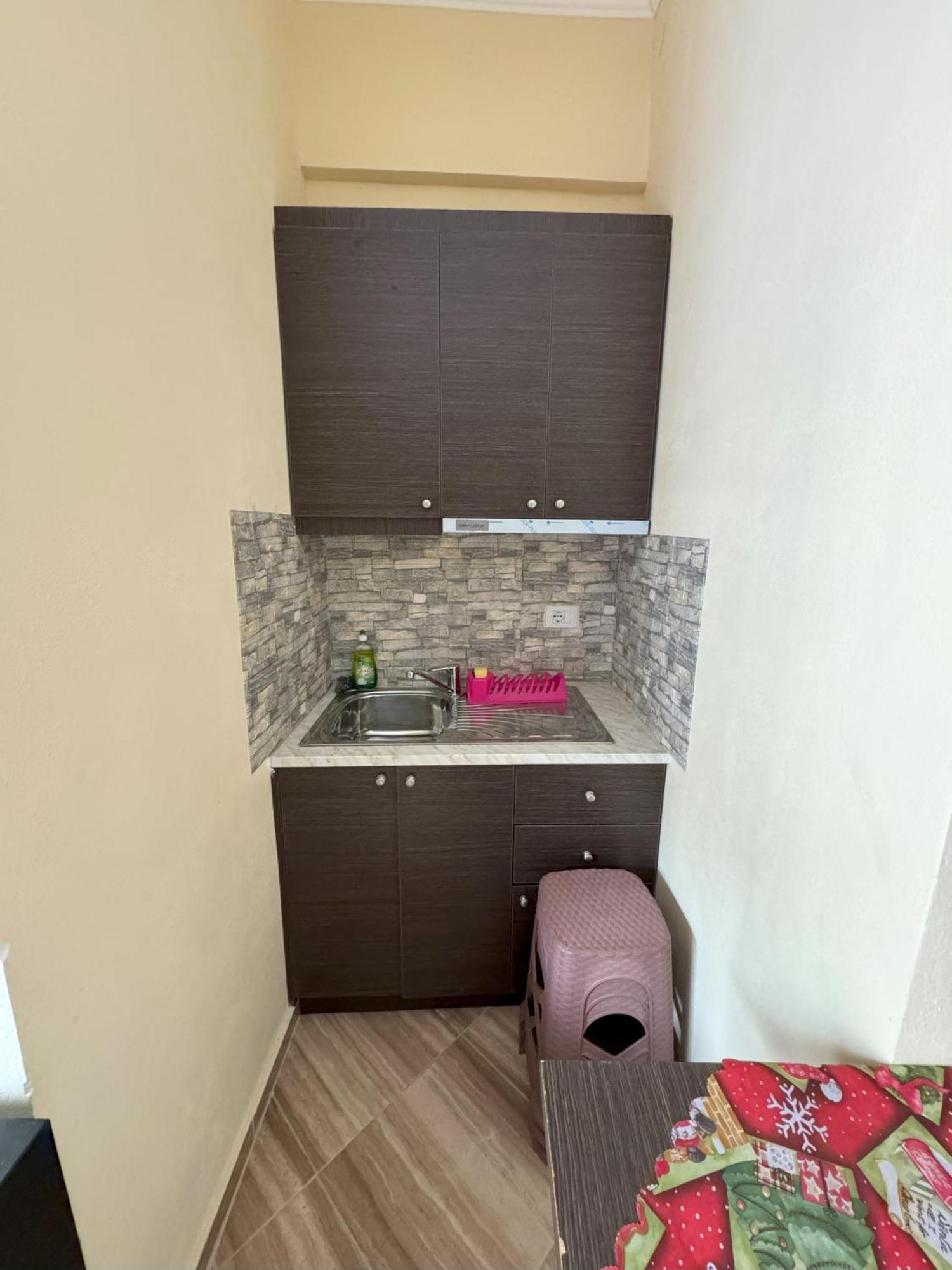 Adrian Agustin Rooms Lukove Luaran gambar