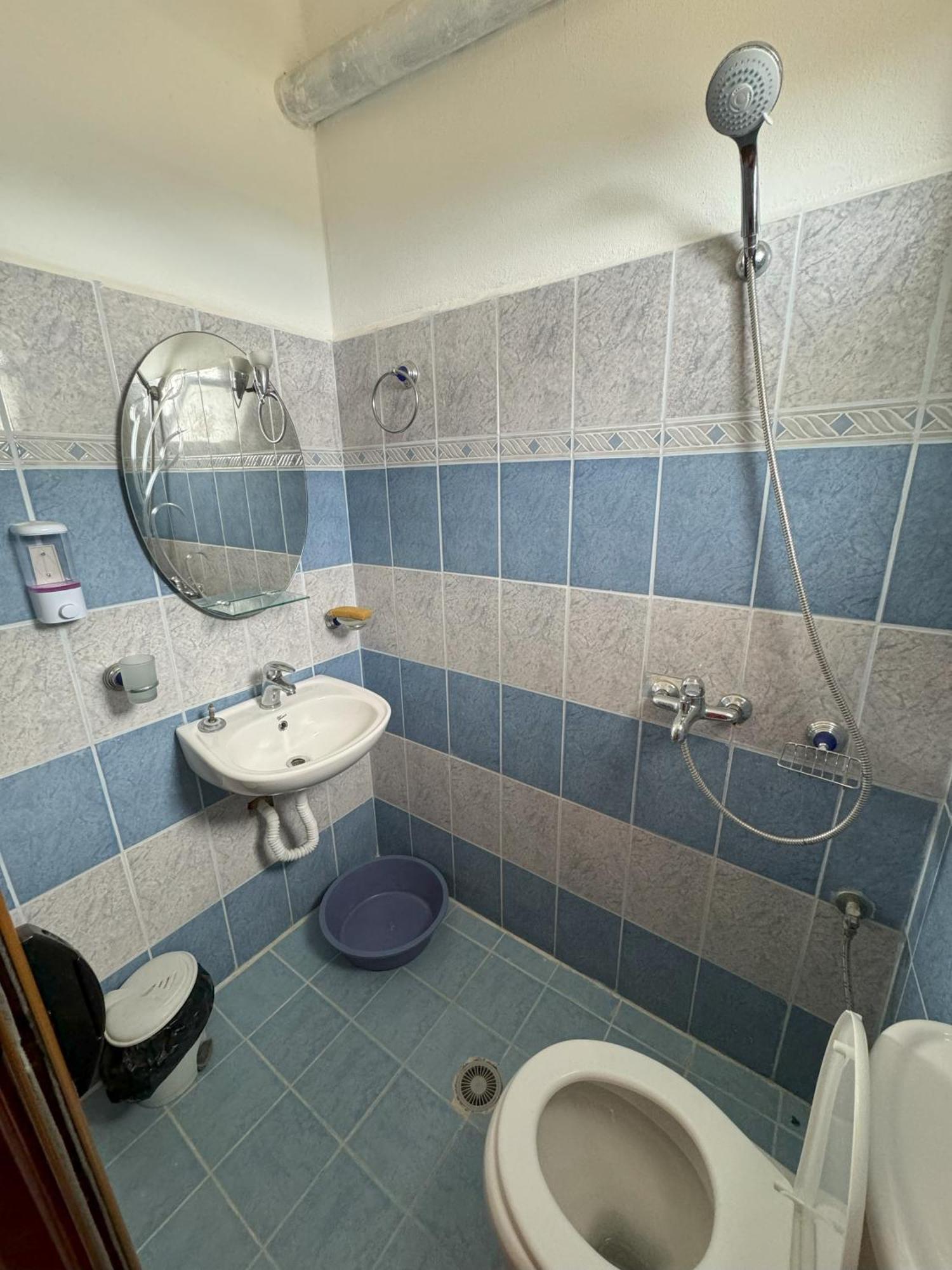 Adrian Agustin Rooms Lukove Luaran gambar